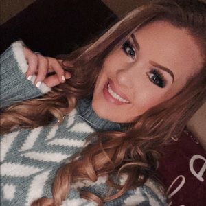 Meet your Posher, Kayla